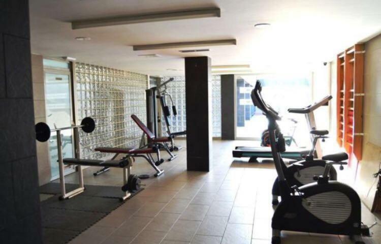 Apartamento Lujo, Primera linea playa, Garaje, Wifi, Piscina climatizada Roquetas de Mar Esterno foto
