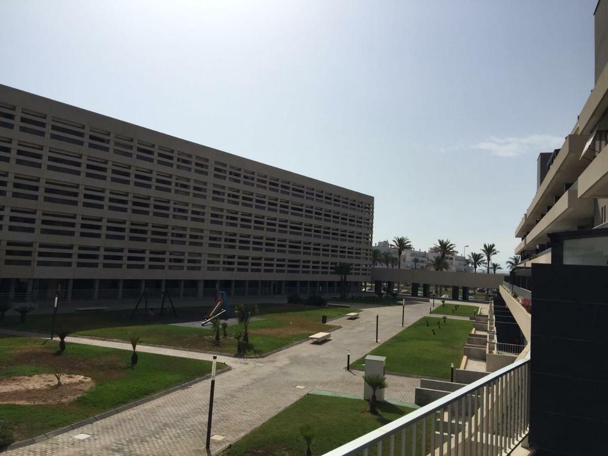 Apartamento Lujo, Primera linea playa, Garaje, Wifi, Piscina climatizada Roquetas de Mar Esterno foto